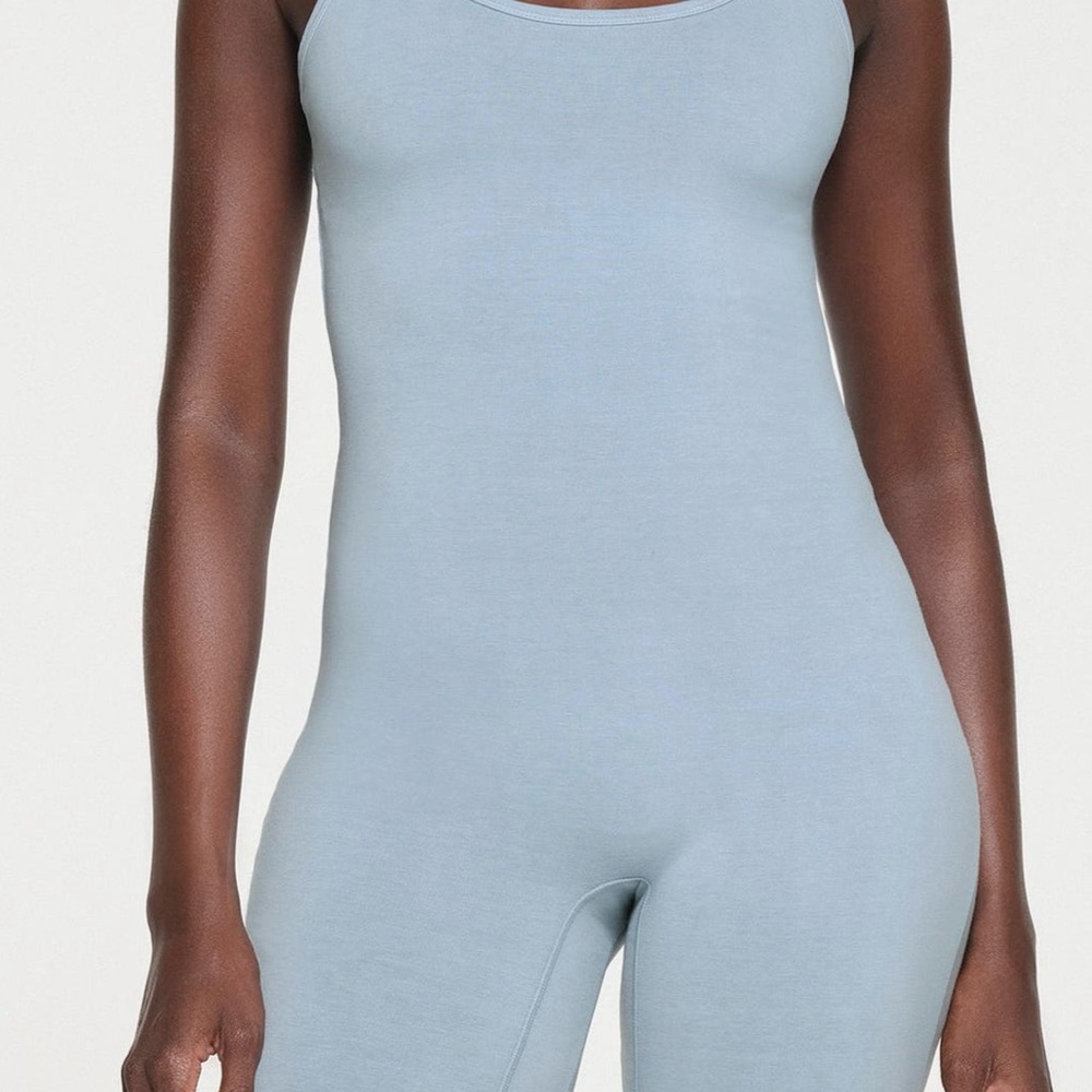 Skims outdoor Blue Sleeveless Bodysuit new you tags size L color denim
